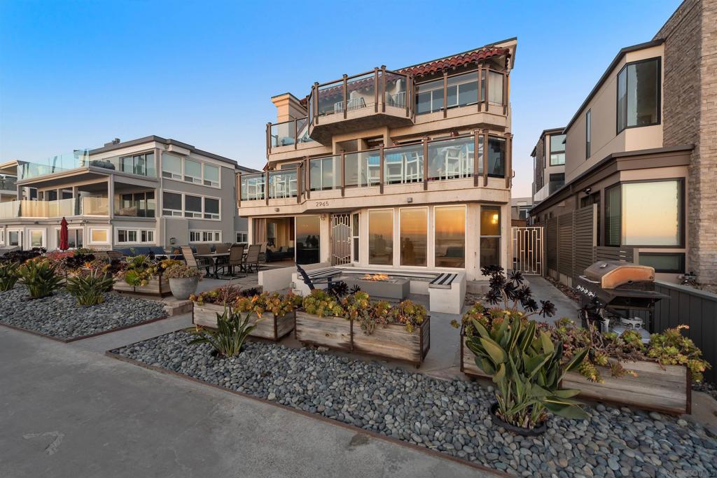 2965 Ocean Front Walk 1