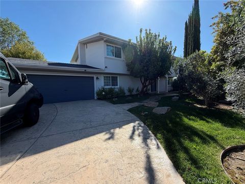 Photo of 5860 Eilat Pl, Woodland Hills, CA 91367 (MLS # SR26081121)
