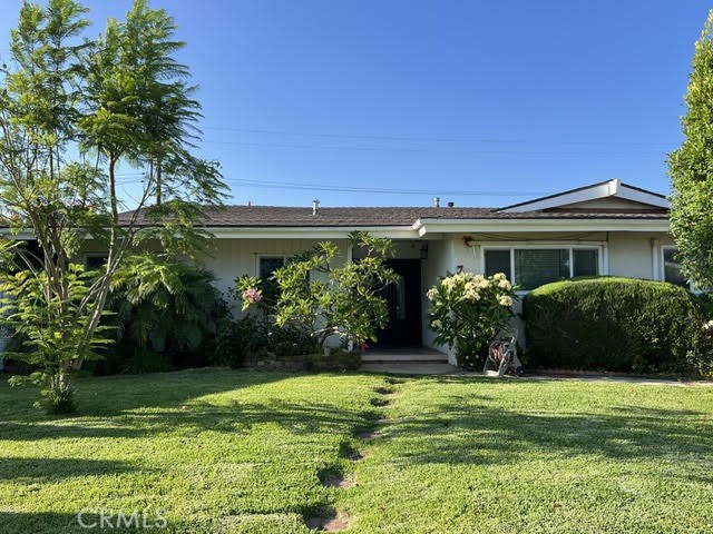 Welcome to Covina Ranch style home on a quiet cul-de-sac with walking distance of Ben Lomond Elementary School and supermarket close by, 3 good size bedrooms and 2 full bathrooms. The living room features a warm fireplace with lot of natural lights back yards with fruit tress and garden.