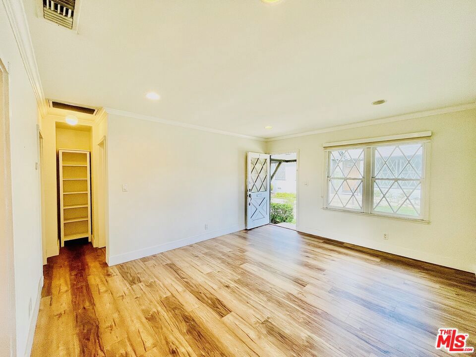 4441 Tujunga Avenue 1