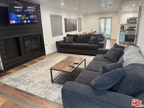 Photo of 202 Pineview Drive, Big Bear City, CA 92314 (MLS # 25619671)