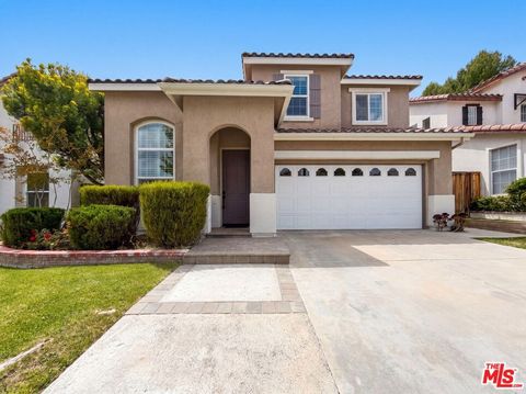 Photo of 28441 Silverking Trail, Santa Clarita, CA 91390 (MLS # 26819869)