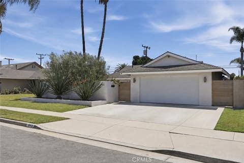 Photo of 9412 Nautilus Drive, Huntington Beach, CA 92646 (MLS # OC26184667)
