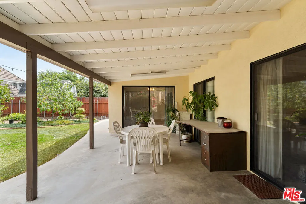 Sierra Madre, California 91024, United States, 3 Bedrooms Bedrooms, ,2 BathroomsBathrooms,Residential,Pending,207733