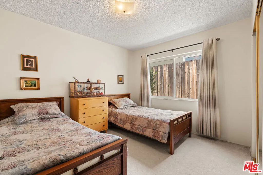 Sierra Madre, California 91024, United States, 3 Bedrooms Bedrooms, ,2 BathroomsBathrooms,Residential,Pending,207733