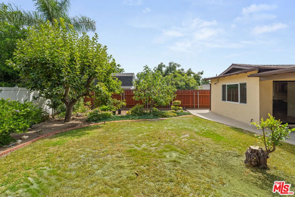 Sierra Madre, California 91024, United States, 3 Bedrooms Bedrooms, ,2 BathroomsBathrooms,Residential,Pending,207733