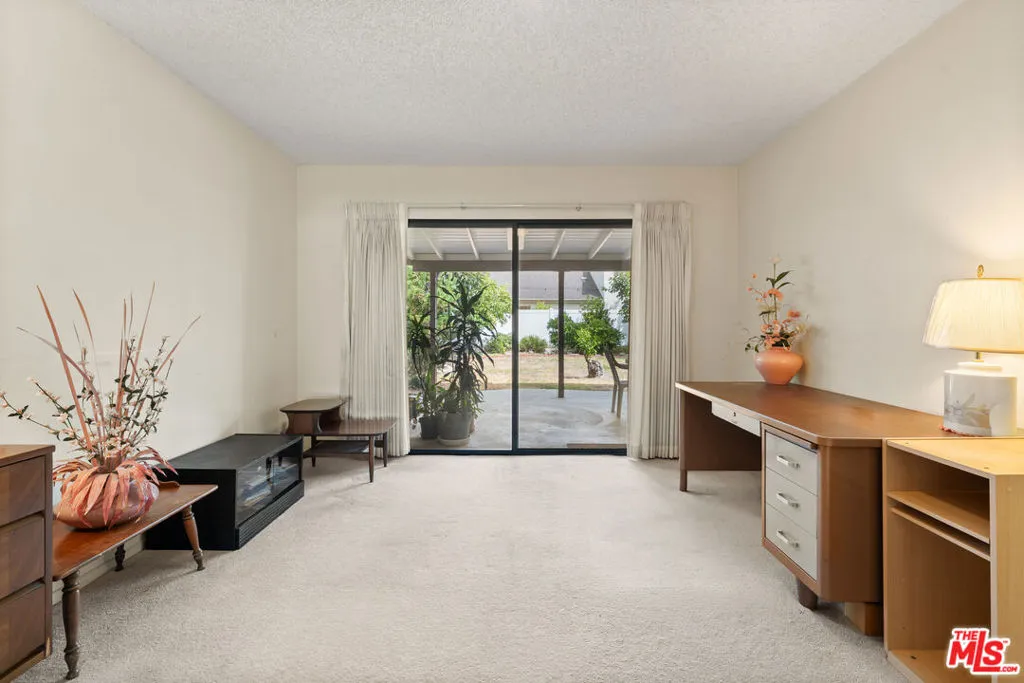 Sierra Madre, California 91024, United States, 3 Bedrooms Bedrooms, ,2 BathroomsBathrooms,Residential,Pending,207733