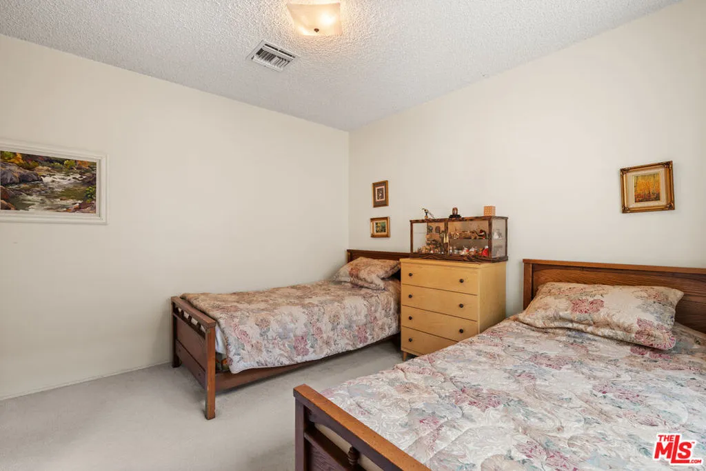 Sierra Madre, California 91024, United States, 3 Bedrooms Bedrooms, ,2 BathroomsBathrooms,Residential,Pending,207733