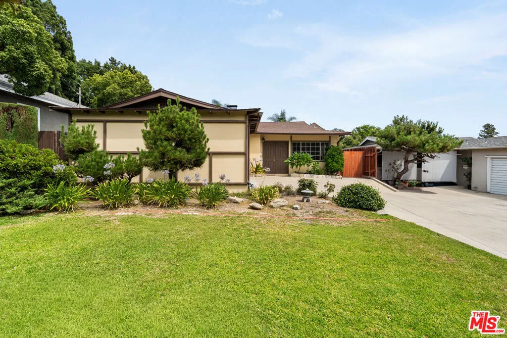 Sierra Madre, California 91024, United States, 3 Bedrooms Bedrooms, ,2 BathroomsBathrooms,Residential,Pending,207733