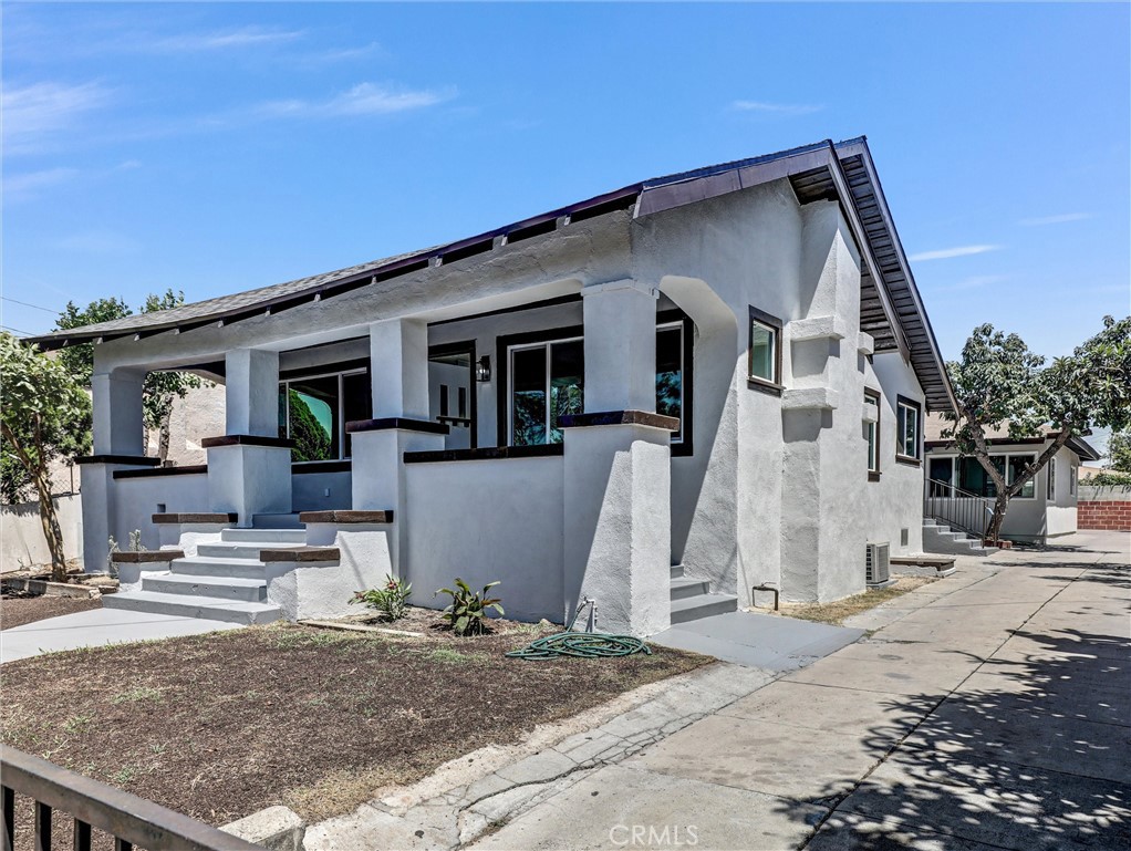 2 UNITS Fully remodeled and delivered VACANT! VACANT!VACANT!
Welcome to 410 & 412 S Ford Blvd, a rare and versatile duplex nestled in the heart of vibrant East Los Angeles. This spacious 2-unit property offers a fantastic opportunity for both investors and owner-occupants seeking rental income or multi-generational living—all in one of the most culturally rich and commuter-friendly neighborhoods in the city.The front unit offers a welcoming porch and private entrance, while the rear unit features a spacious cemented area perfect for entertaining.This property features a total of 5 bedrooms and 2.5 bathrooms, spread over 2,152 sq ft of living space, set on an ample 7,001 sq ft lot. First unit (2 bed 1 bath w/bonus room) offers generous layouts with comfortable living areas, large windows for natural light, and timeless architectural charm dating back to its original 1914 build. Second unit will provide 3 bedrooms, 1 full bath, and 1 half bath and was originally built in more recent years. Both units have new windows, new paint, new flooring, new cabinets, new countertops, new vanities, new doors, new HVAC Mini Splits and front unit with a brand new roof. If this is not enough, house is located near many major freeways (60,10, 710 & 5), walking distance to Metro E Metro Rail Line (runs from East LA to Santa Monica) and the Sol East Los Angeles Shuttle Bus Service, renowned local dining destination, and much much more!!! These units are a MUST SEE!!