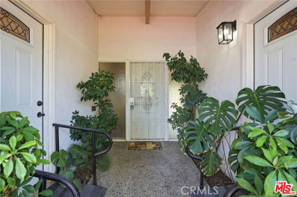 6732 Wooster Avenue, Los Angeles CA 90056