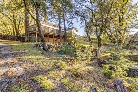 Photo of 15880 Soda Springs Road, Los Gatos, CA 95033 (MLS # ML82048729)