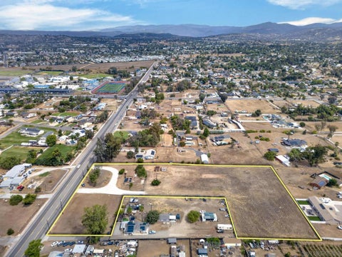 Property photo of 1448 San Vicente Rd, Ramona, CA 92065