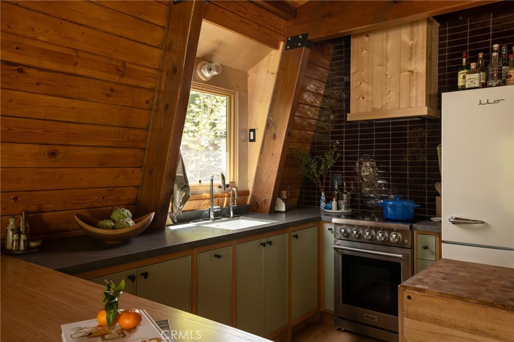 Twin Peaks (TWIN) - Residential