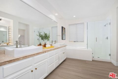 Tiny photo for 17 Mount Vernon, Irvine, CA 92620 (MLS # 26670427)