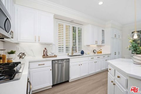 Tiny photo for 17 Mount Vernon, Irvine, CA 92620 (MLS # 26670427)