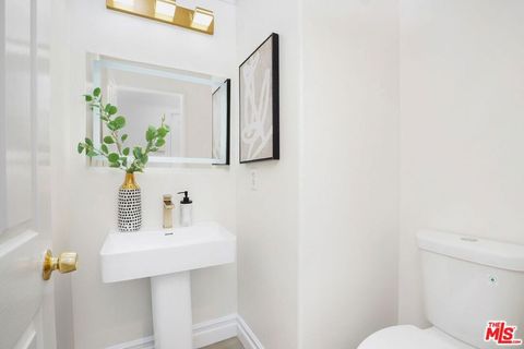 Tiny photo for 17 Mount Vernon, Irvine, CA 92620 (MLS # 26670427)