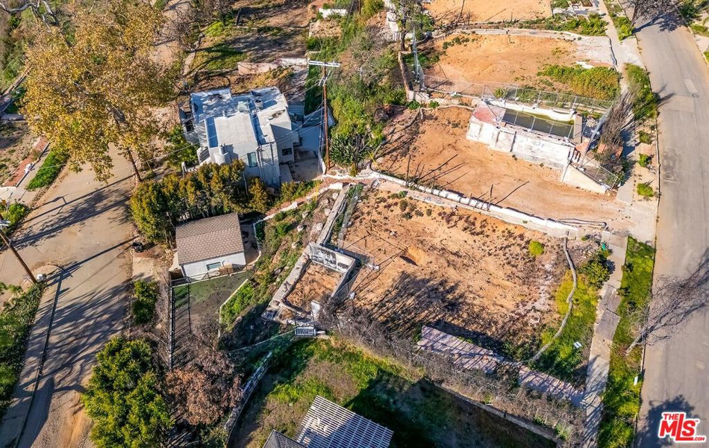 611 Las Lomas Avenue