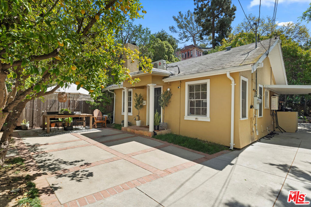 PREMIUM DUPLEX 100% VACANT. Introducing 2516 Glen Green Street, a charming duplex located in the coveted and scenic Beachwood Canyon neighborhood directly underneath the picturesque Hollywood sign. Situated on a quiet cul-de-sac lined with lush trees and directly off of the area's main road, Beachwood Drive, the property is walkable to local favorites, including the farm-to-table Beachwood Cafe redesigned by Architect Barbara Bestor. Further surrounded by world-class amenities including Griffith Park and Observatory, Hollywood Bowl amphitheater and Hollywood Reservoir, there is no shortage of outdoor and entertainment experiences immediately nearby. A neighborhood rooted in nostalgia - landmarks include Clark Street Diner, Upright Citizens Brigade Theatre and Capitol Records Building - the property presents the rare opportunity to own part of Los Angeles' iconic history. Both units are currently vacant presenting flexibility for both an owner-occupant and investor alike. Additionally, the owner's existing mortgage has the potential to be assumed - please contact listing agent for details. Each unit is fully gated, offering residents security, separate parking areas and an abundance of private outdoor patio space, and blends together old Hollywood design with modern features.