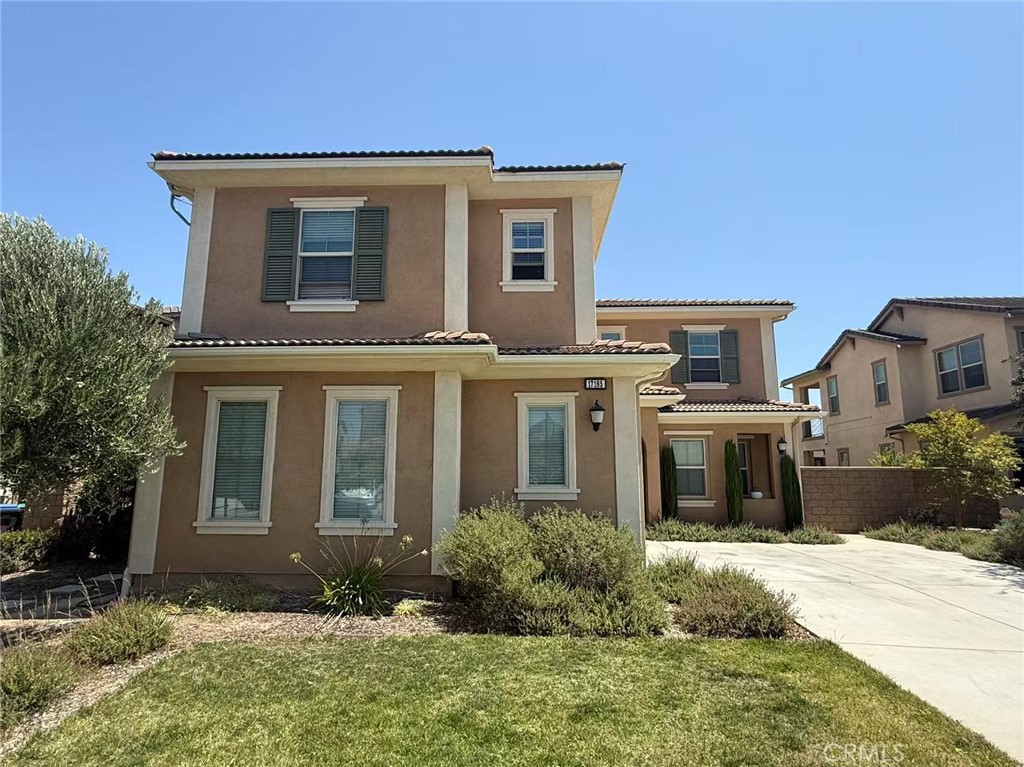 Welcome to this move-in ready home in the highly sought-after Vila Borba community, offering 3,070 sq. ft. of beautifully updated living space that perfectly blends comfort and functionality. From the primary suite, enjoy breathtaking views of the snow-capped mountains.
4 Bedrooms & 3.5 Bathrooms – including a first-floor en-suite with a private living room and its own separate entrance, ideal for guests or multi-generational living.
A chef’s kitchen featuring a large center island, granite countertops, breakfast bar, and a spacious walk-in pantry.
Upstairs, the luxurious primary suite boasts a private balcony, accompanied by two additional bedrooms, a full bathroom, and a convenient laundry room.
Just a short stroll to Vila Borba Park, with nearby dog parks, children’s playgrounds, and more. This home offers not only a place to live but also a vibrant, active community to enjoy.
Don’t miss this rare opportunity to own a meticulously maintained, turnkey home in one of the area’s most desirable neighborhoods!