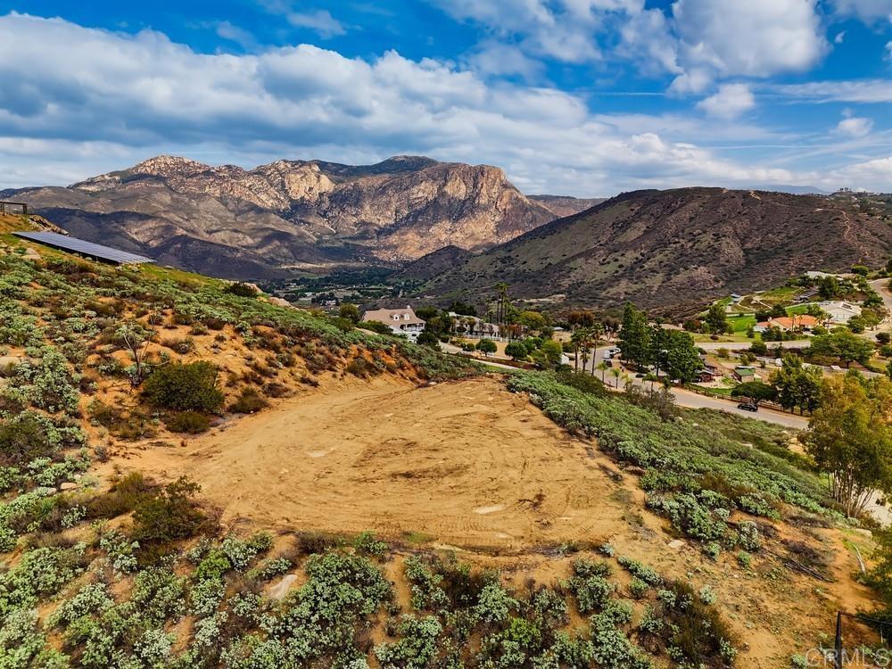 15370 Lazy Creek Rd