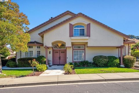 Photo of 5603 Highcrest Ct Ct, Pleasanton, CA 94588 (MLS # 41113447)