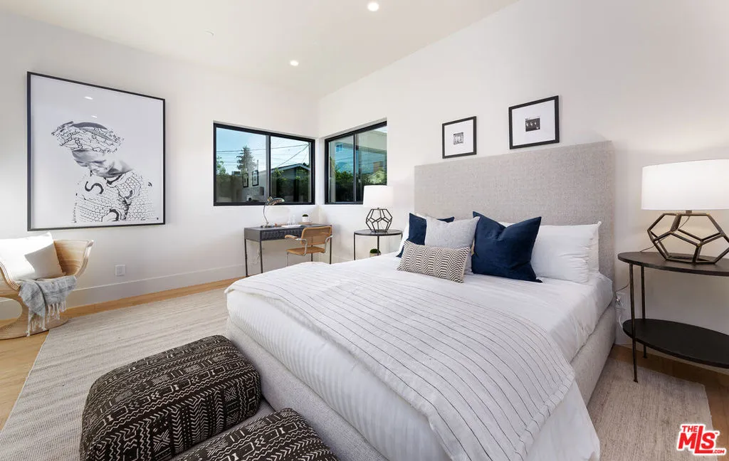 Los Angeles, California 90066, United States, 4 Bedrooms Bedrooms, ,5 BathroomsBathrooms,Residential,Active,234556