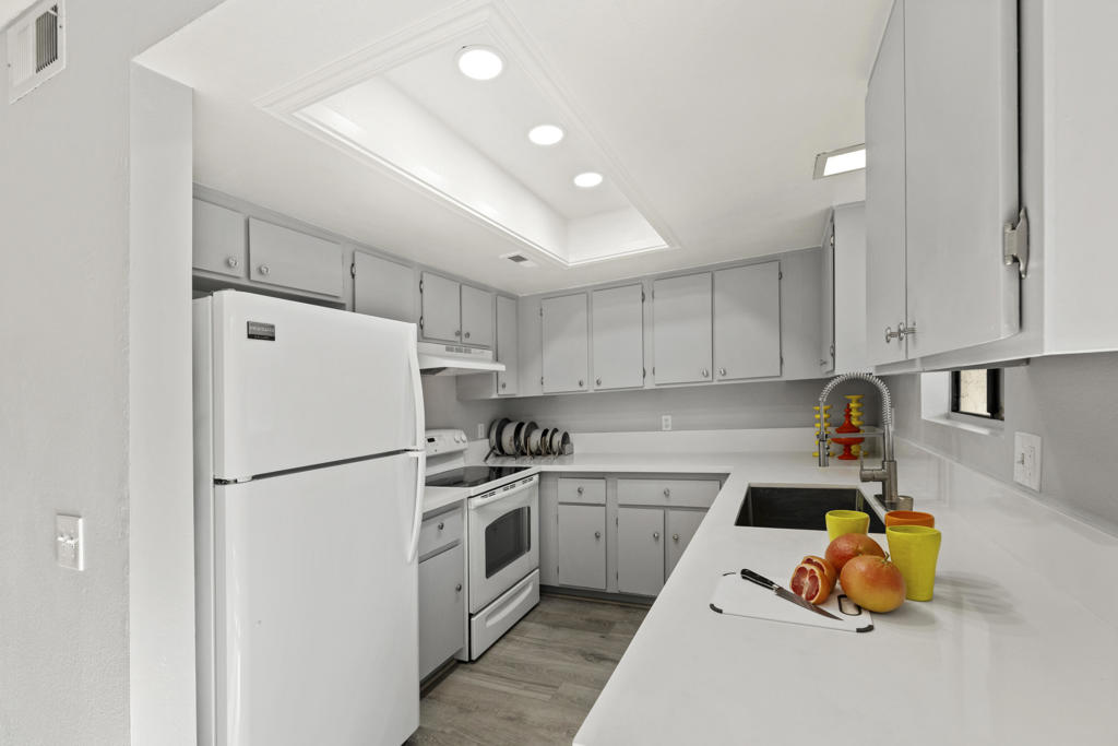 Palm Canyon Villas - Residential