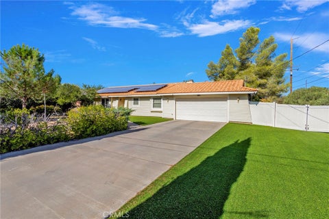 Photo of 9018 Guava AVE, Hesperia, CA 92345 (MLS # HD26180207)