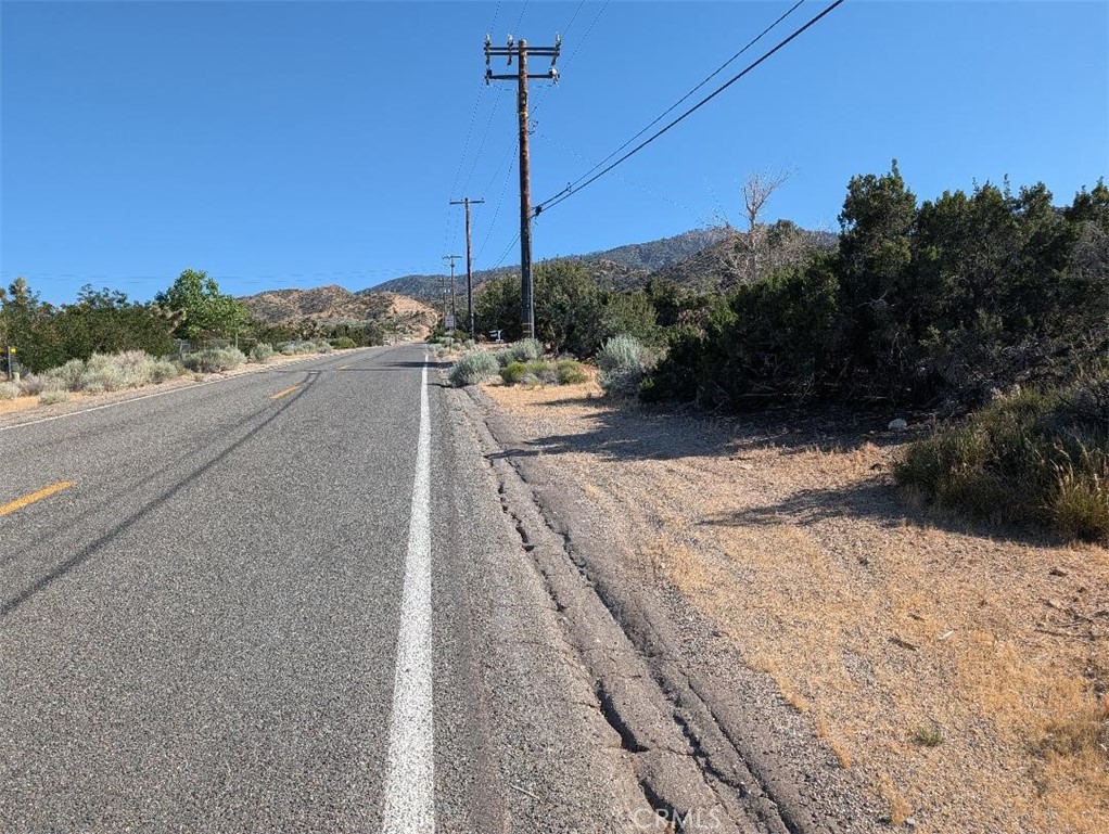 8 Mountain Road