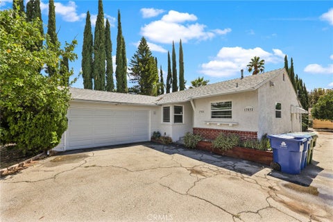Photo of 17028 Los Alimos Street, Granada Hills, CA 91344 (MLS # SR26197036)