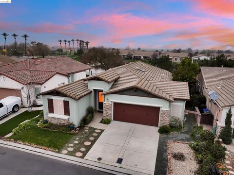 Photo of 342 Desert Forest Ct Ct, Rio Vista, CA 94571 (MLS # 41121852)