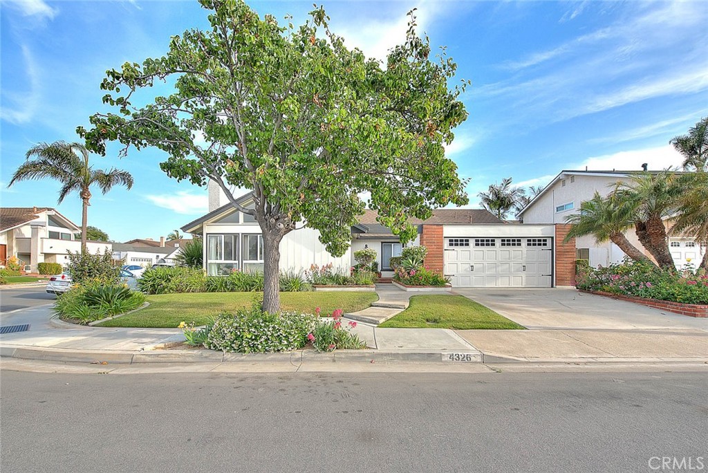 4326 Via Verde