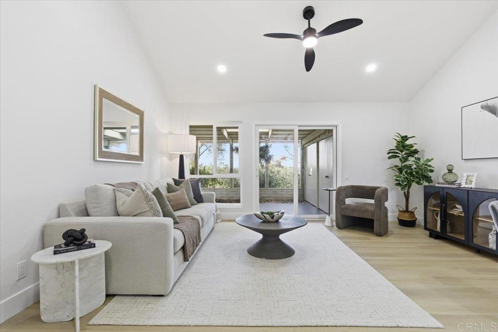 3685 Vista Campana N 21