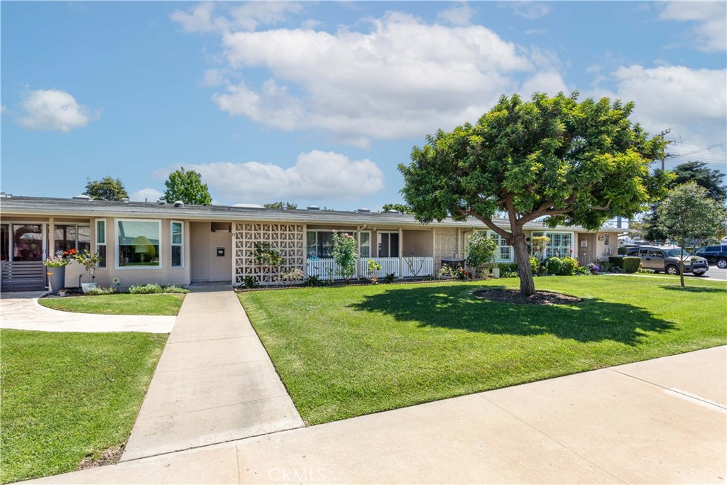 1180 Oakmont Road 51H