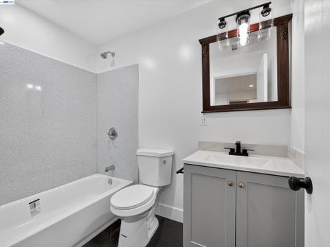 Tiny photo for 3035 Logan St St, Oakland, CA 94601 (MLS # 41151556)