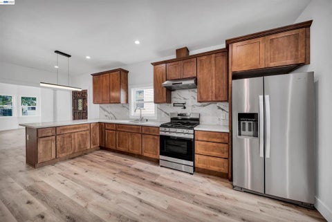 Tiny photo for 3035 Logan St St, Oakland, CA 94601 (MLS # 41151556)