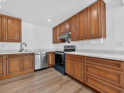 Tiny photo for 3035 Logan St St, Oakland, CA 94601 (MLS # 41151556)