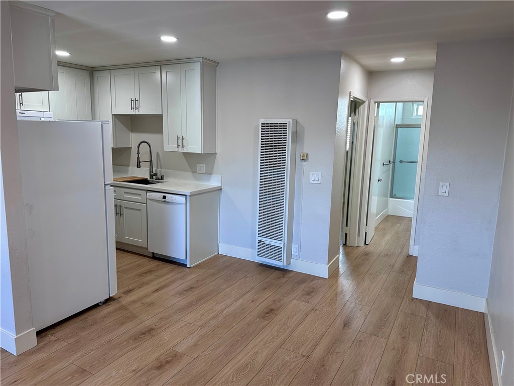 24831 La Cresta Drive E