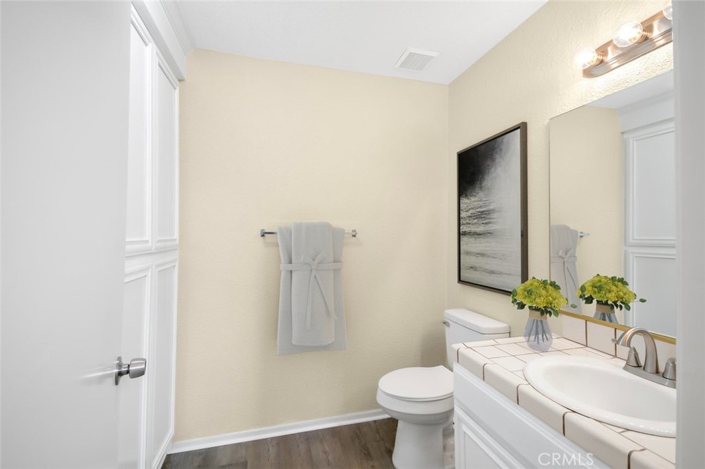 429 W Avenue J5 4