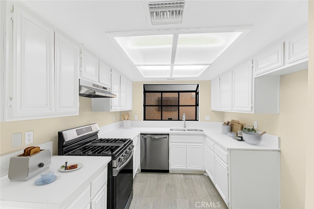 429 W Avenue J5 4