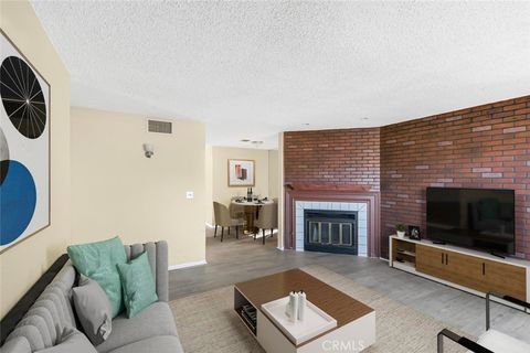 429 W Avenue J5 4 Lancaster CA 93534