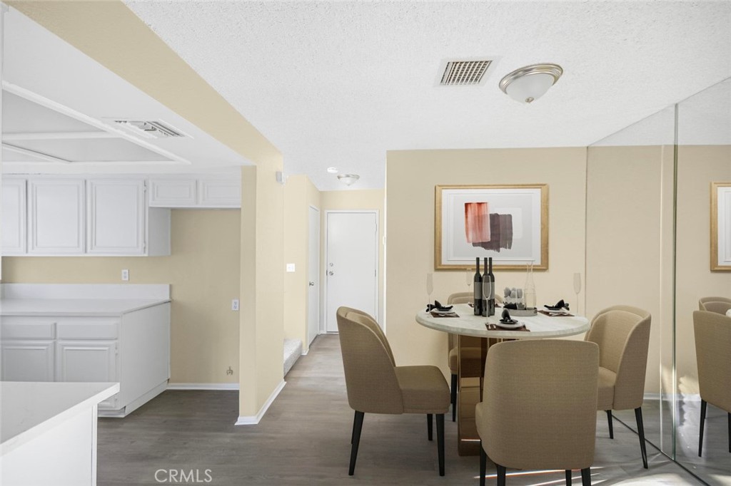 429 W Avenue J5 4