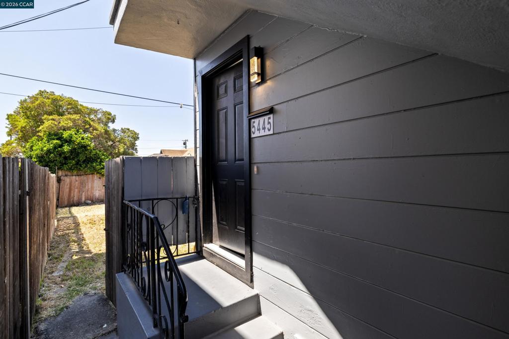 5441 5445 Bancroft