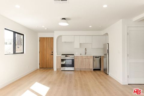Photo of 2845 1/2 Marsh Street, Los Angeles, CA 90039 (MLS # 25599313) Photo of 2845 1/2 Marsh Street, Los Angeles, CA 90039 (MLS # 25599313)