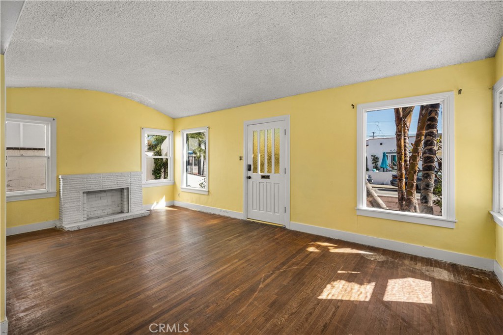 131 Santa Ana Avenue