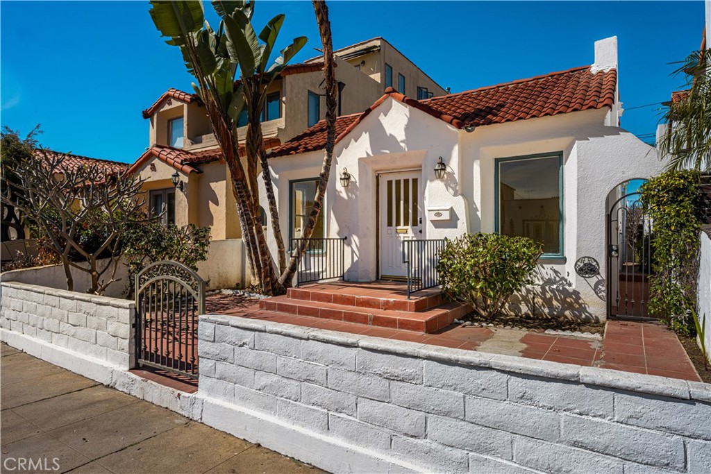 131 Santa Ana Avenue