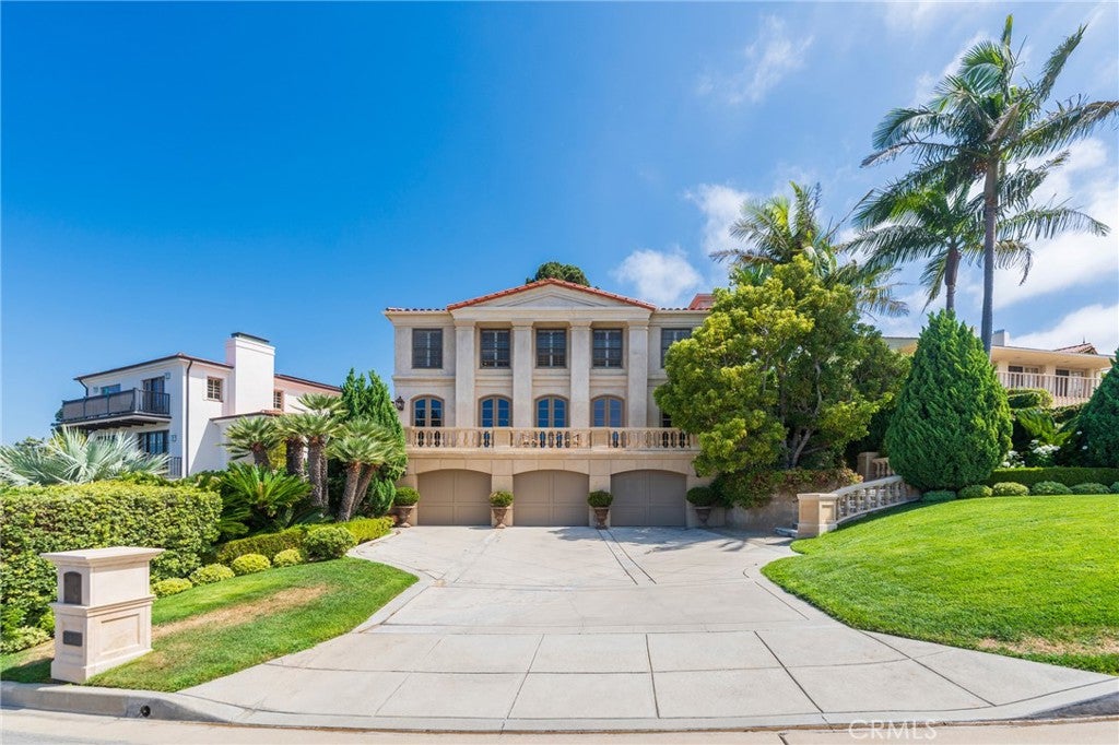 2952 Via Alvarado