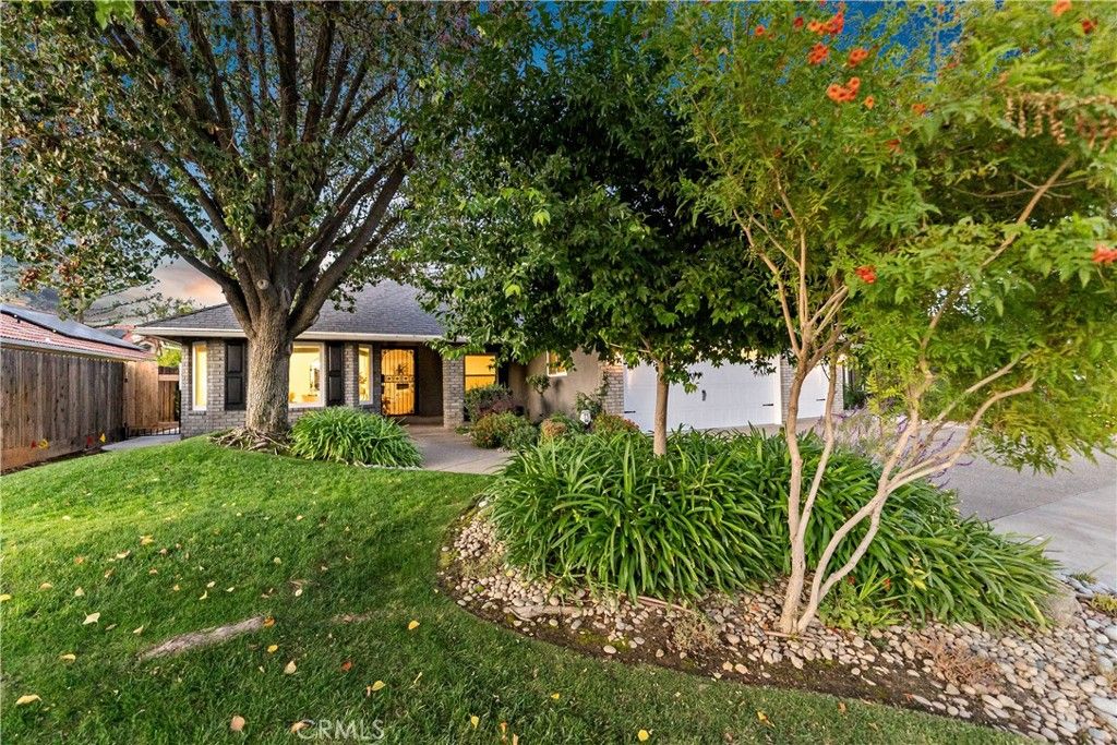 Photo of 1834 E Niles Avenue, Fresno, CA 93720 (MLS # FR25254866)