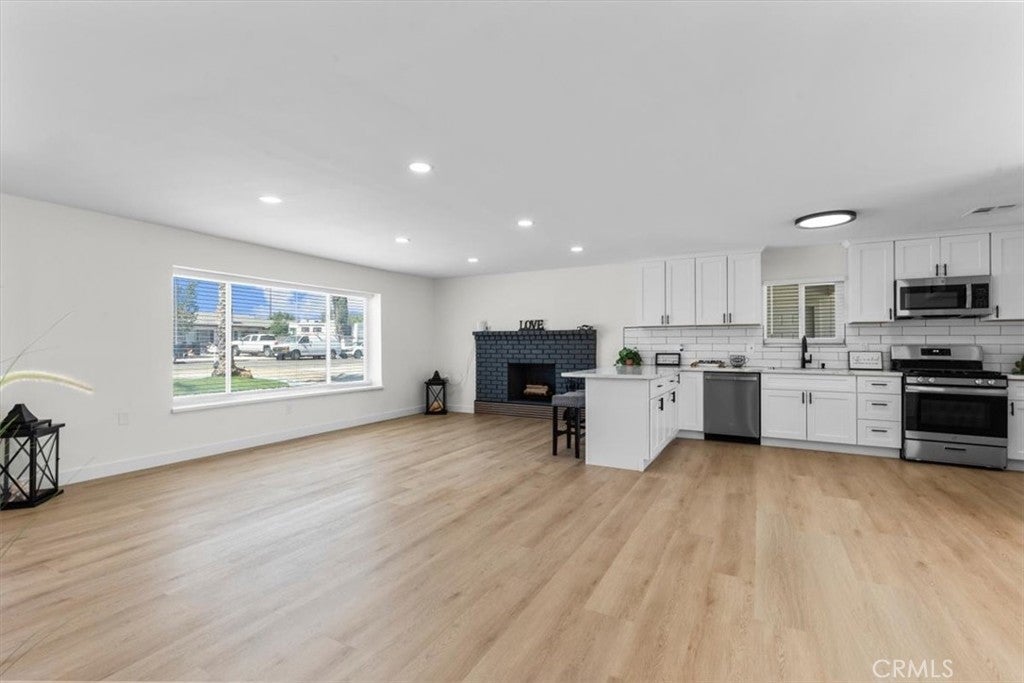 1025 Richards
